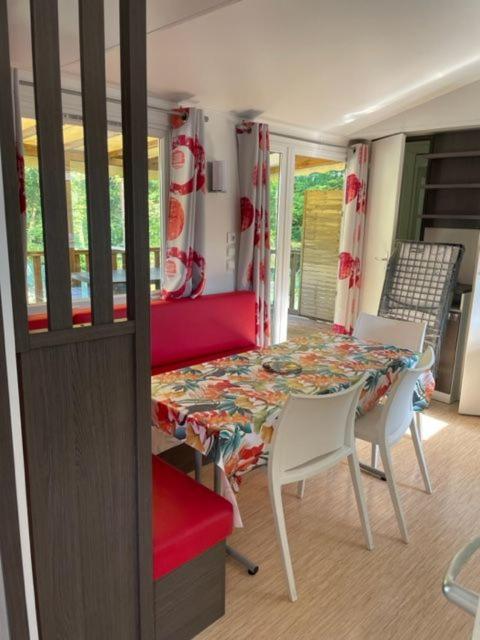 Camping Le Ruisseau Saint-André-de-Seignaux 외부 사진