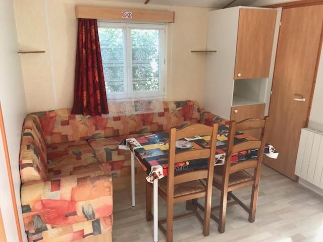 Camping Le Ruisseau Saint-André-de-Seignaux 외부 사진